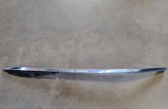 Other sill/pillar trim element