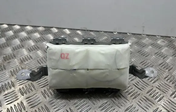Lexus CT 200H Passenger airbag TG10B01002 0589P1000163
