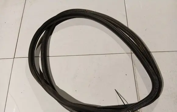 Volkswagen Golf V Rubber seal front coupe door 
