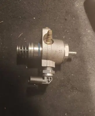Audi A3 S3 8V Fuel injection high pressure pump 06l127025n