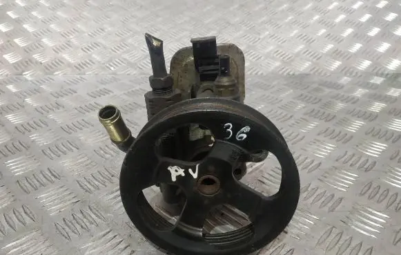 Toyota Avensis T220 Power steering pump