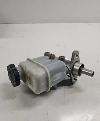 Master brake cylinder