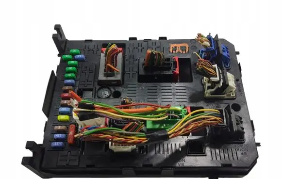 Peugeot 5008 Comfort/convenience module 9812189980