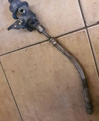 Audi 80 90 B3 Fuel pressure regulator 0438161016 034133534F