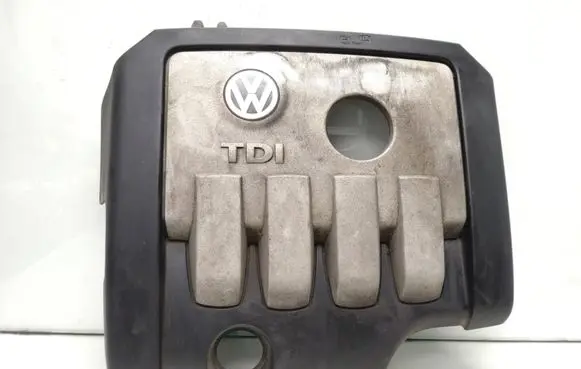 Engine cover (trim)