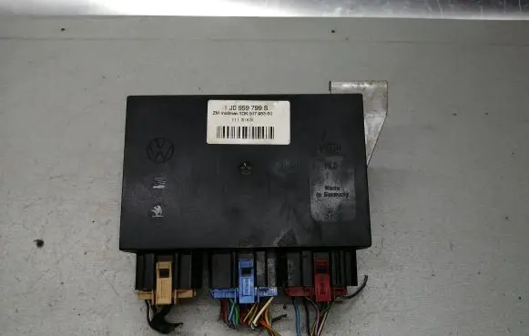 Volkswagen PASSAT B5 Comfort/convenience module 1J0959799S