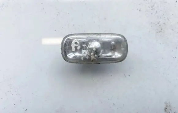 Audi A6 S6 C5 4B Front fender indicator light 8e0949127