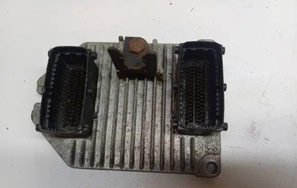 Opel Meriva A Engine control unit/module ECU 13105214 S0300405 5WK91716