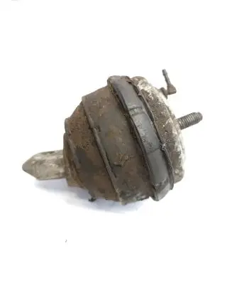 BMW 5 E39 Engine mount bracket