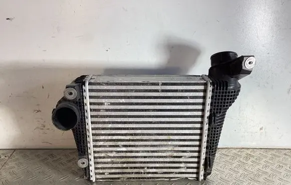 Porsche Macan (95B) Intercooler radiator 95B145804E