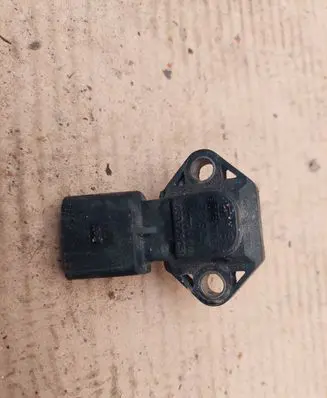 Audi A4 S4 B5 8D Air pressure sensor 059906051 0281002326