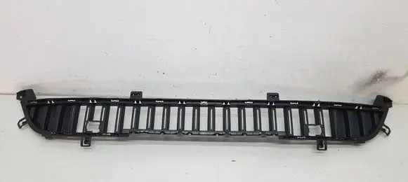 Front bumper lip