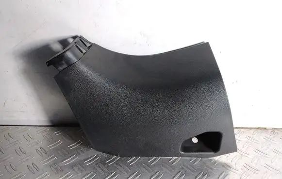 Foot area side trim