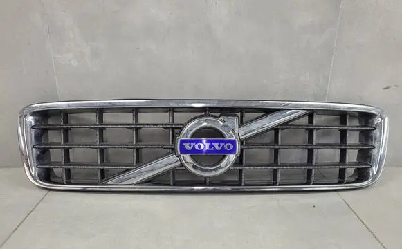 Volvo XC90 Front bumper upper radiator grill 31290550