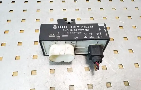 Skoda Fabia Mk1 (6Y) Coolant fan relay 1J0919506M 898967000