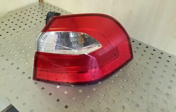 KIA Rio Rear/tail lights 924021W2