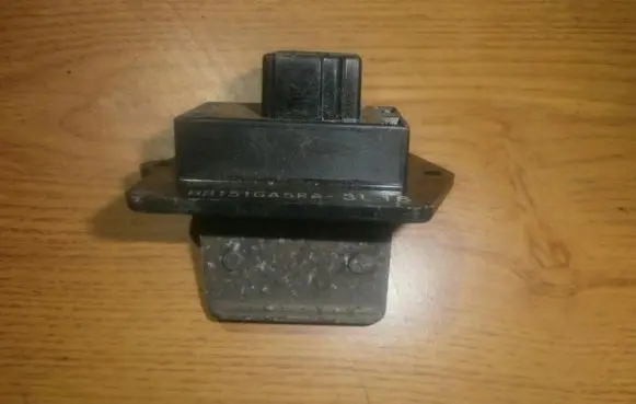 Mazda 626 Heater blower motor/fan resistor hb151ga5ra 3l16