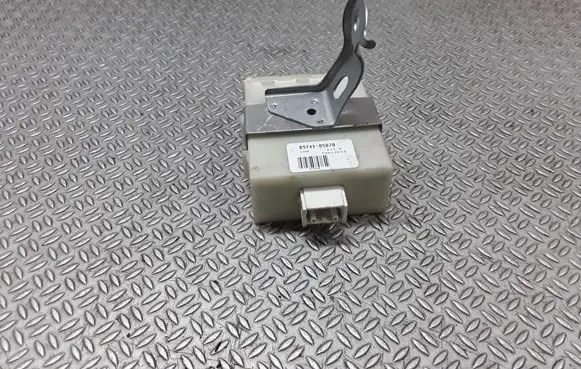 Toyota Avensis T250 Door control unit/module 8974105070