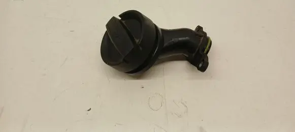 BMW 5 G30 G31 G38 Oil filler cap 11128601716 8601716