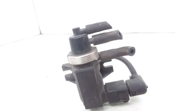 Volkswagen Touareg I Turbo solenoid valve 1J0906627C 72290303