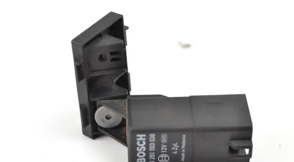 Volkswagen Sharan Glow plug pre-heat relay 0281003038