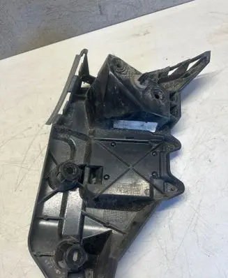 BMW X6 F16 Bumper support mounting bracket corner 7338285