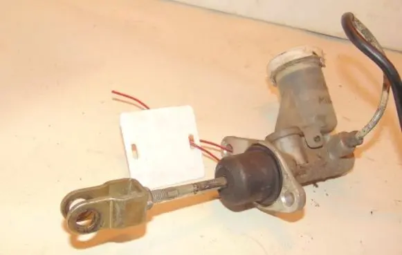 Mitsubishi Colt Clutch master cylinder MR244839 MR272776