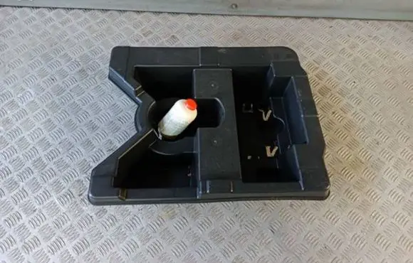 Nissan Juke I F15 Other trunk/boot trim element