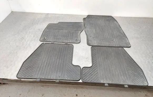 Ford Focus Car floor mat set BM5JX130C06CA ET8ZA BM5JX130C07CA