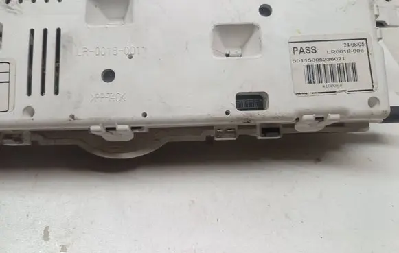 Land Rover Freelander Speedometer (instrument cluster) YAC501150 LR0018006 L31404