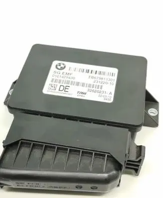 BMW 5 F10 F11 Hand brake control module 6798113 0101429430 32620231A