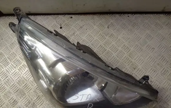 Mitsubishi Space Star Headlight/headlamp 8301C194