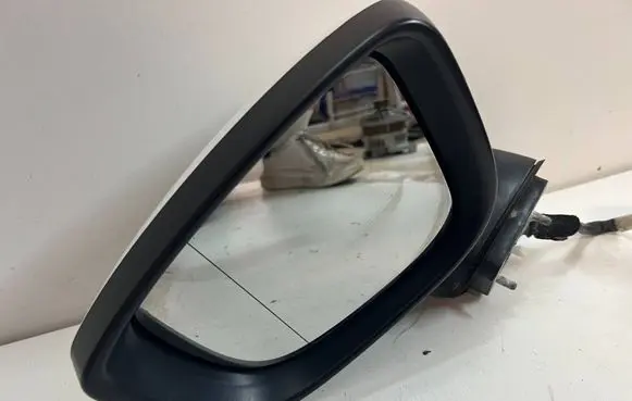 Mazda 2 Front door electric wing mirror