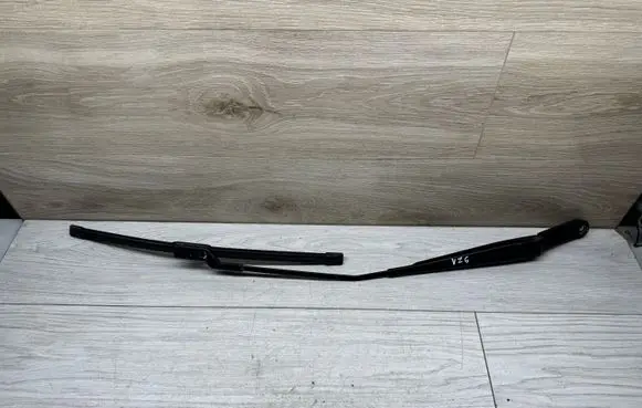 Volkswagen Golf Plus Front wiper blade arm 1Q1955410