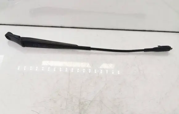 Opel Zafira B Front wiper blade arm 13145563