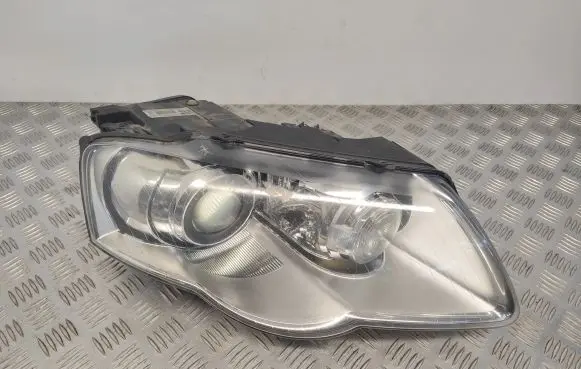 Volkswagen PASSAT B6 Headlight/headlamp 3C0941752K