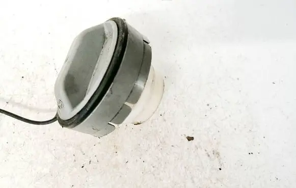 Toyota Corolla E120 E130 Fuel tank filler cap 