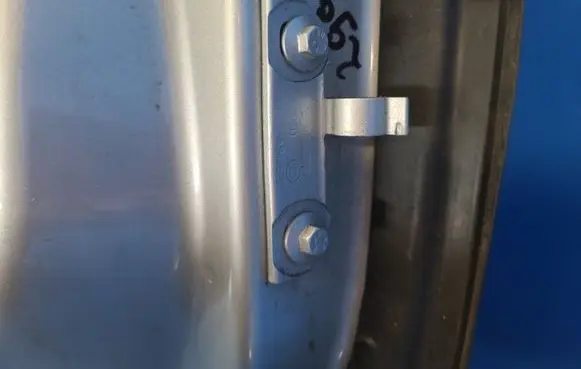Volvo S60 Front door lower hinge 31218522