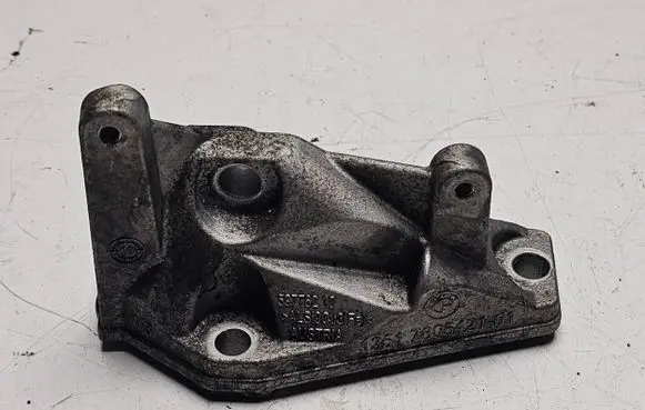 BMW 5 F10 F11 Engine mounting bracket 7805421