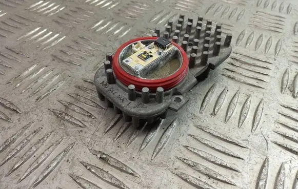 BMW X3 F25 LED ballast control module 1305715084