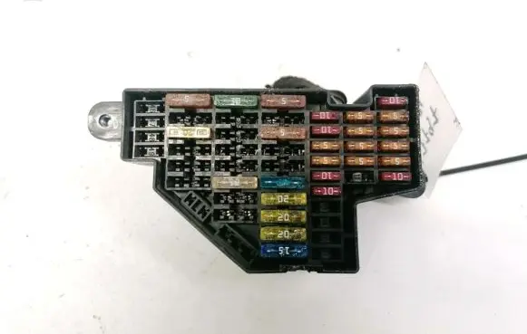 Volkswagen PASSAT B6 Fuse box set