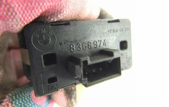 BMW 5 E39 Electric window control switch 8368974