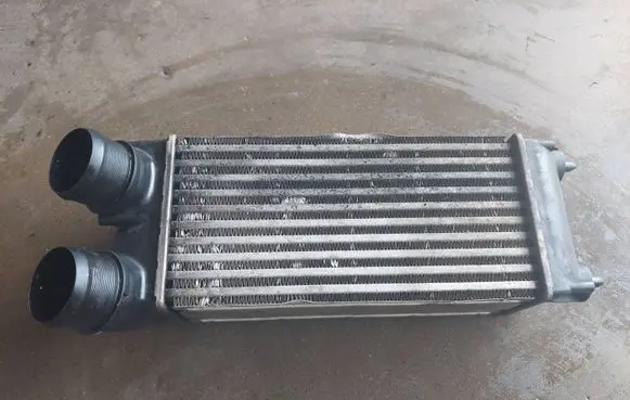 Citroen C4 Grand Picasso Intercooler radiator 9656503480