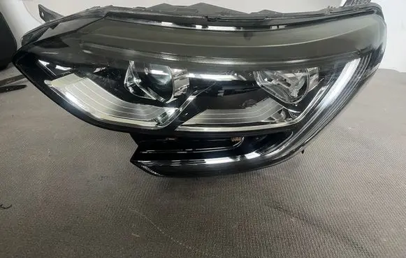 Renault Megane IV Headlight/headlamp 260602792R 90060924
