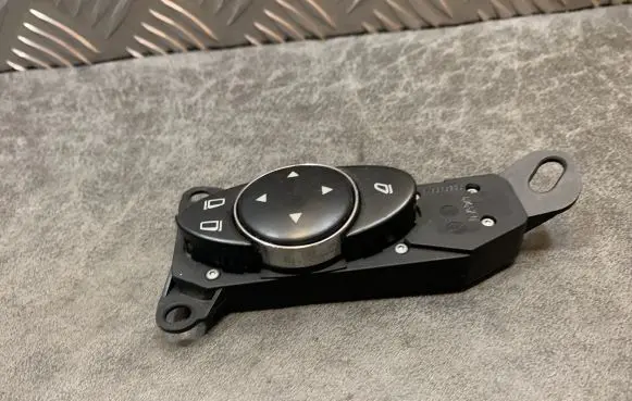 Mercedes-Benz CLS C219 Wing mirror switch A2118216079