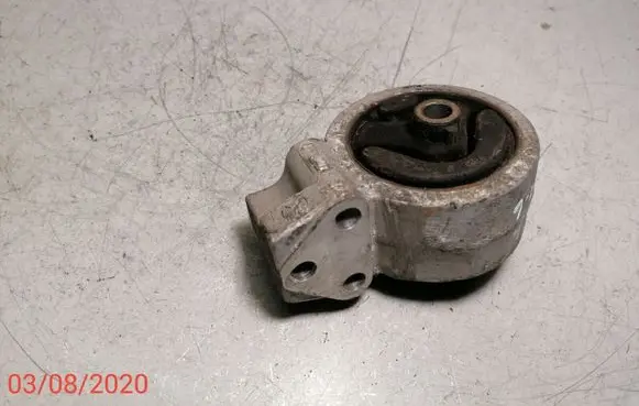 Mitsubishi Carisma Engine mount bracket 3318030