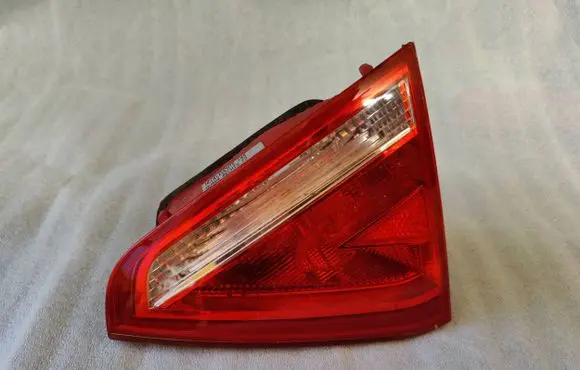 Audi A5 8T 8F Tailgate rear/tail lights 8T0945094 AU484