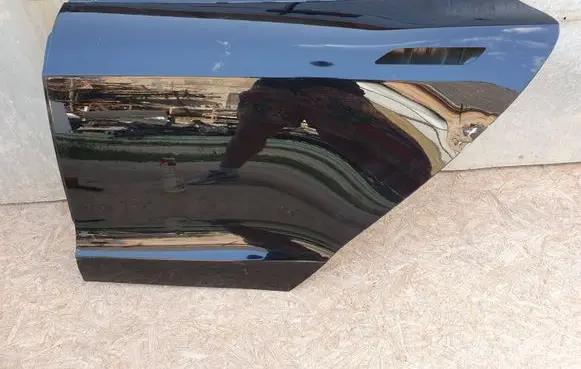 Tesla Model S Rear door