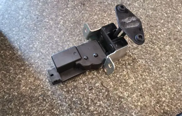 Chevrolet Captiva Tailgate/trunk/boot lock/catch/latch