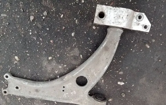 Volkswagen PASSAT B6 Front lower control arm/wishbone 3C0407153B